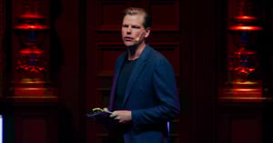 CEO-Erik-Fjellborg-on-stage